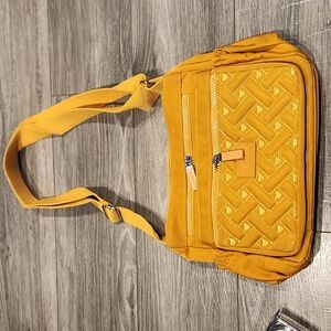 NWOT Yuesute Women's Medium sz Shoulder Bag w/multi-pockets